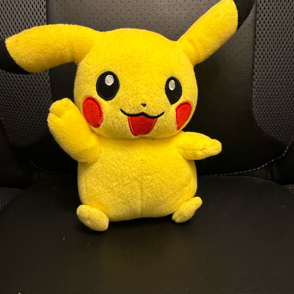 Tomy Pokemon Pikachu Plush stuffed animal. Excellent condition